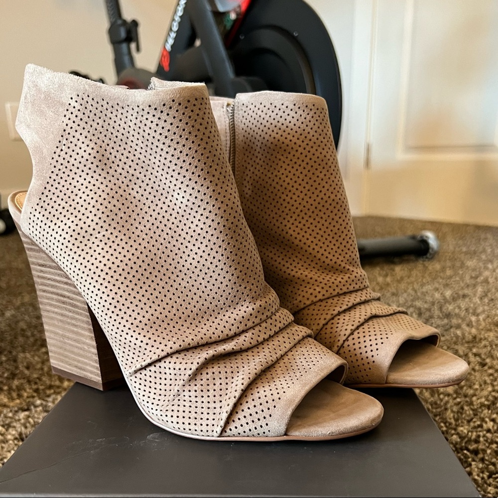 Vince Camuto Heels